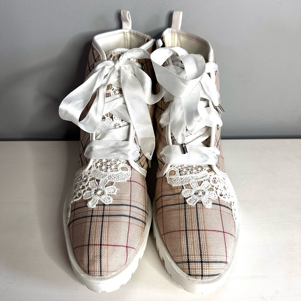 Karl Lagerfeld Plaid Lace-Up Shoes - White and Tan